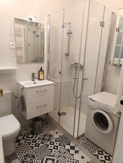 Flat 31M2 Near Pompidou Center, Marais, Les Halles, Mobility Lease Only Paris