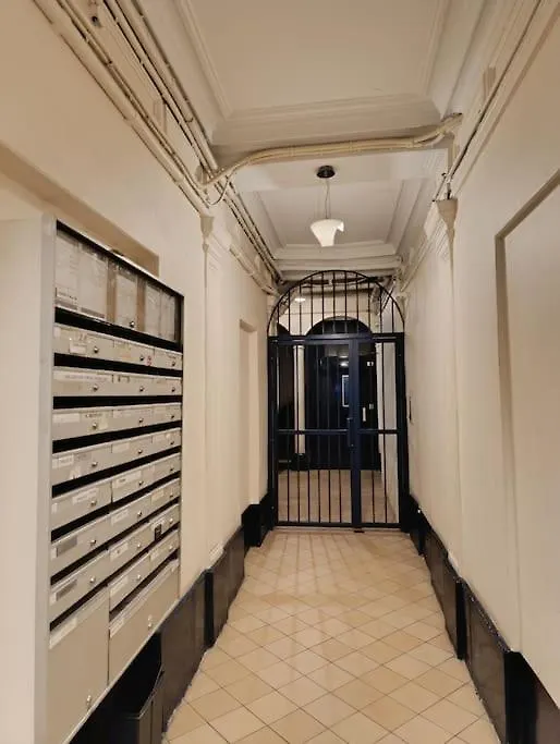 Flat 31M2 Near Pompidou Center, Marais, Les Halles, Mobility Lease Only Parigi